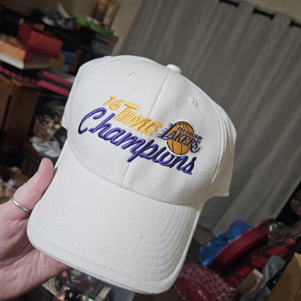 Lakers champion hat